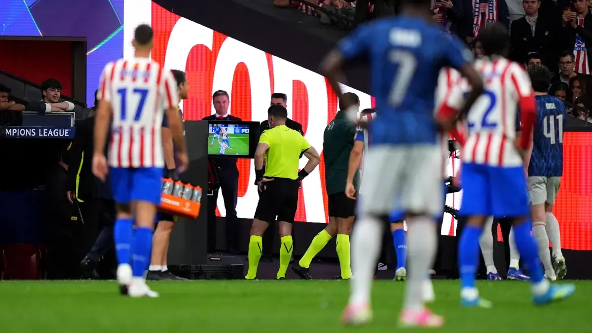 Die Tatsache über den VAR und Atlético, die die rot-weißen Fans in Flammen setzt