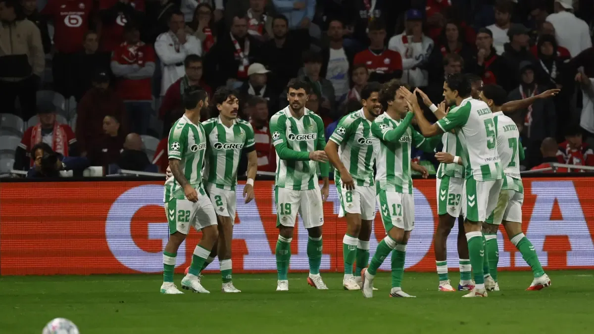 El Real Betis, en racha, recibe al Porto de Farioli