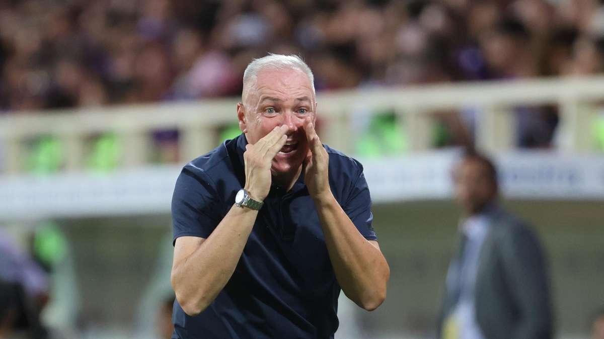 Frosinone, Alvini: „Heute verteidigt man sich durch Angriffe, man braucht Perfektion in der Abwehr.“