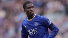 باري لاعب إيفرتون في الفيديو الذي كان يخشى نشره