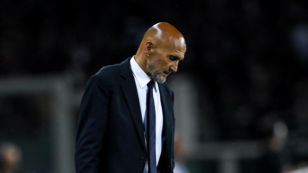 Un nervoso Spalletti trova Kolo Muani ma frena a Cagliari: Maldini costringe la Juve all'1-1