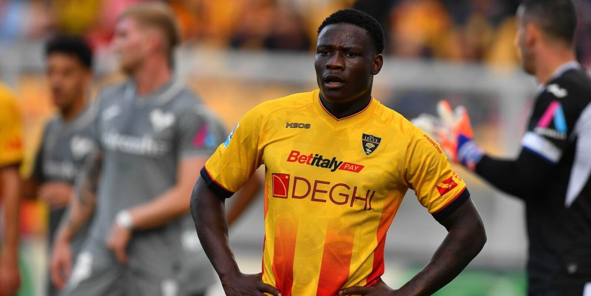 The arbitration panel accepts Lecce's requests: maxi-fine for Banda