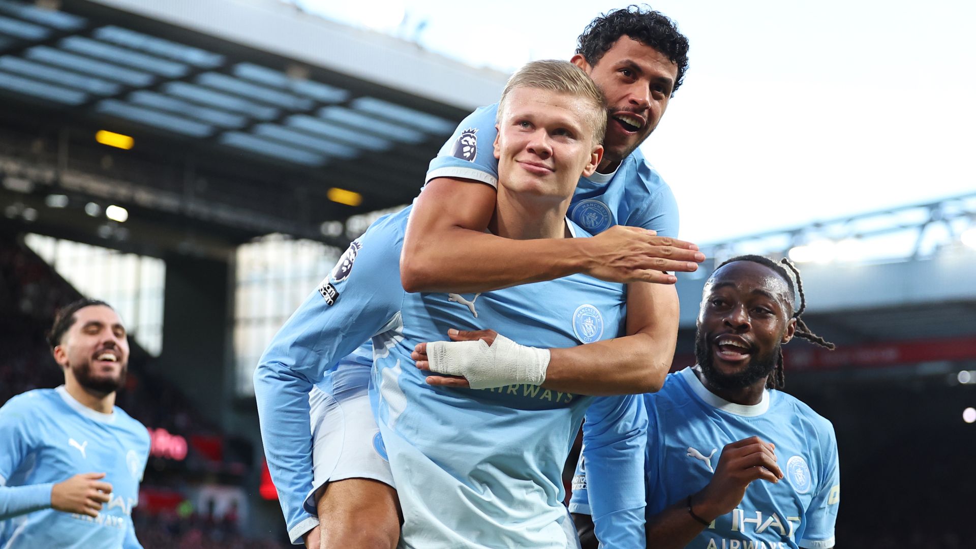 Man City gibt eine Erklärung auf dem Spielfeld ab, indem es das 10-Mann-Team Liverpool besiegt