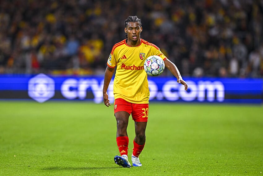 RC Lens: أنطونيو مثير للإعجاب، خطابه لا يمر دون أن يلاحظه أحد!