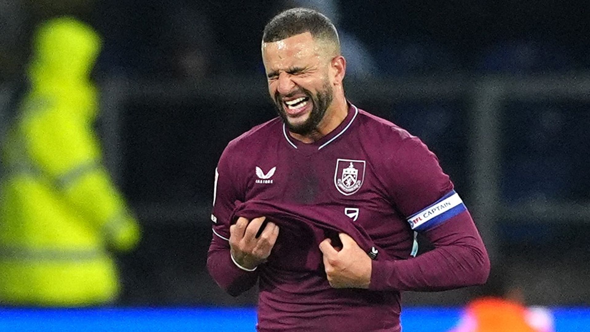 La corsa senza vittorie di Burnley in casa per superare la soglia di un anno dopo la rimonta dei Wolves