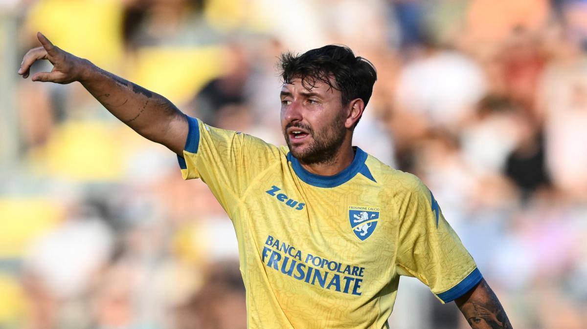 Frosinone, Calò: "Marah dengan hasil di Naples. Penalti? Wasit yakin, menurut saya itu ada"