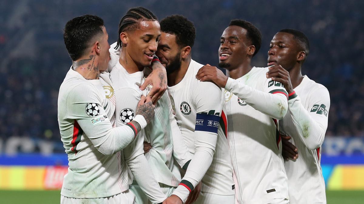 Barcellona e Chelsea sempre sulle tracce di Angulo, fresco di esordio con il Sunderland