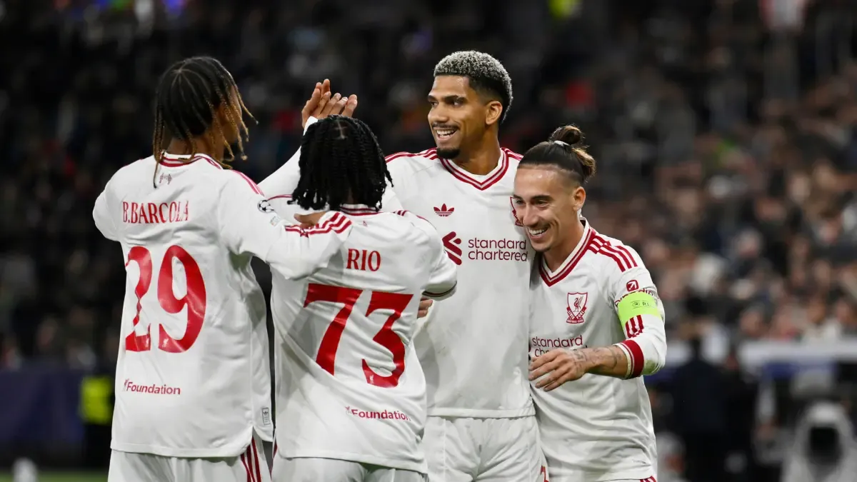 Araujo „macht“ Van Dijk: Das ist sein erstes Tor für Liverpool