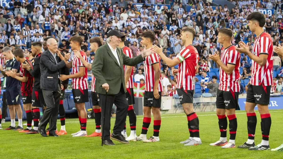 Il Valencia rende omaggio a Iribar