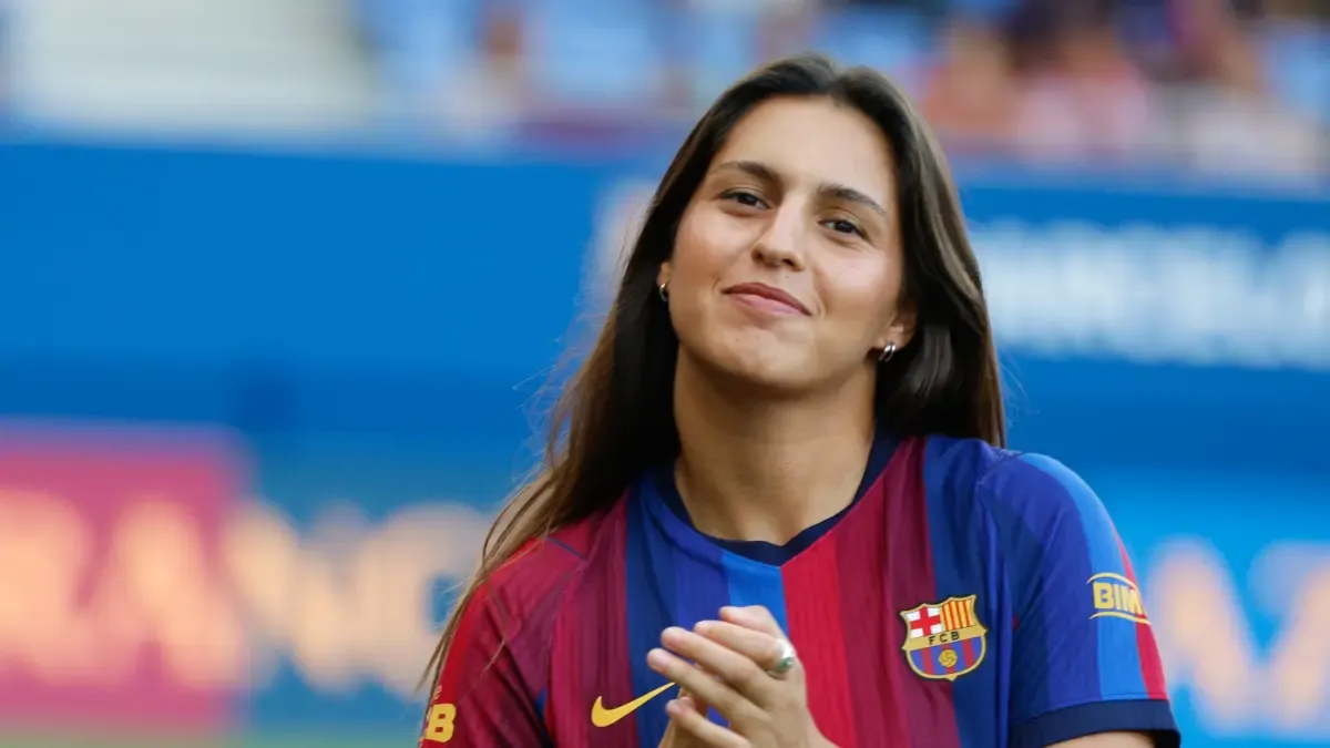 يعود برشلونة بقيادة بير روميو إلى الدوري مع إضافة كيكا الجديدة، ولكن بدون كلوديا بينا.
