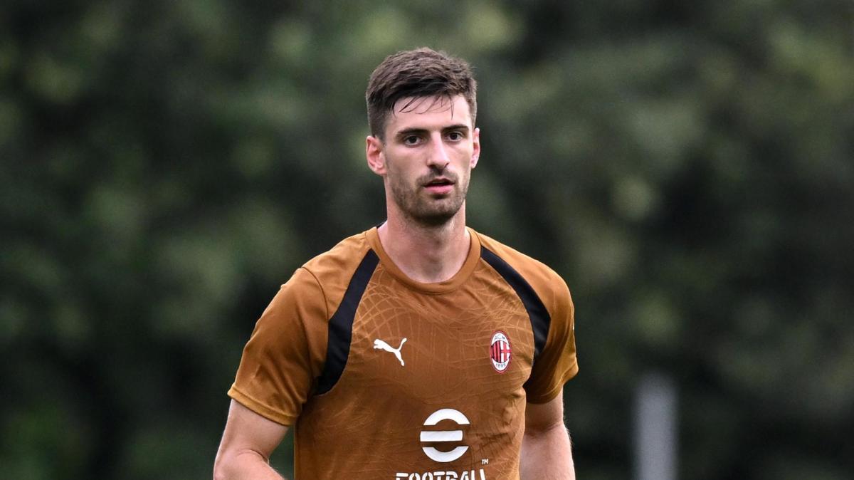 Infortunio Gabbia, arriva il responso dal Milan: il difensore rientra nel 2027. Ora occhio al mercato