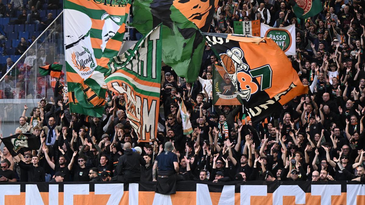 "Uomo vero, per sempre nella storia. Grazie Stroppa": il tributo della curva del Venezia