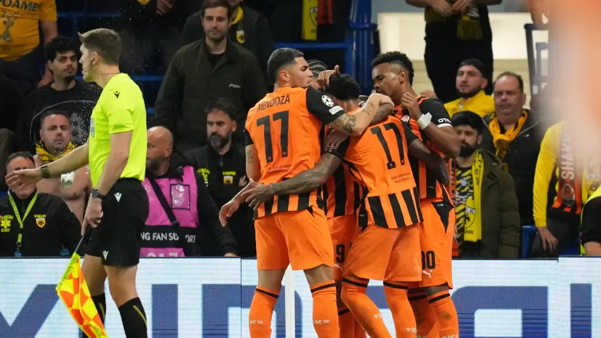 3:1: Shakhtar kehrt gegen AEK an der Stamford Bridge zurück