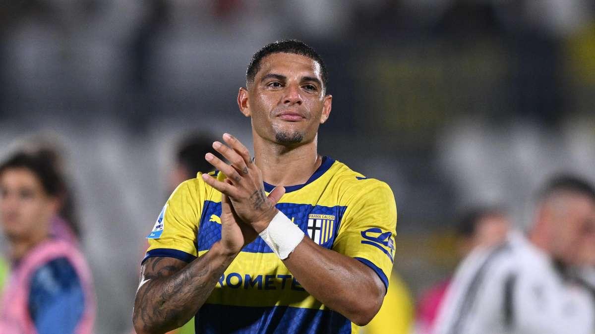 Parma, Carlos sul rigore: "Giocata rapida, capisco l'arbitro. Gilardino? Siamo felici"