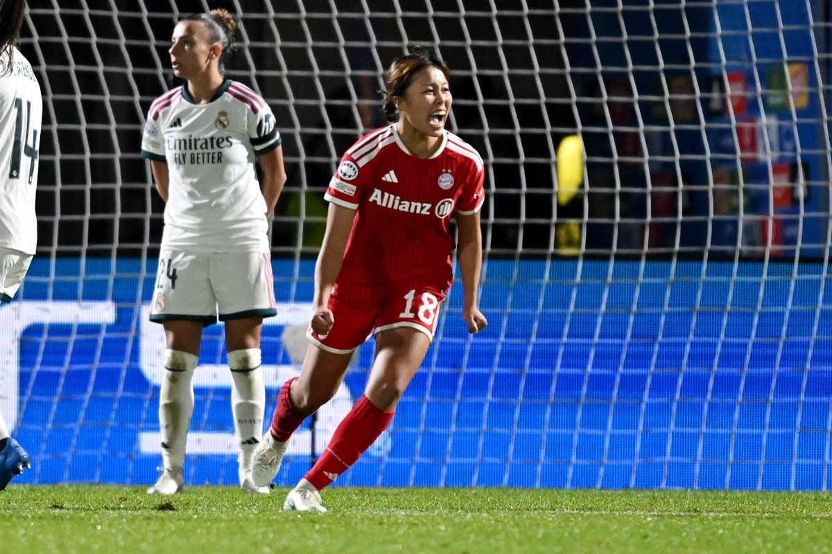 Il giocatore giapponese del Bayern "è stato protagonista" - primo gol stagionale in Champions League...Applausi locali: "Regnava come timoniere"