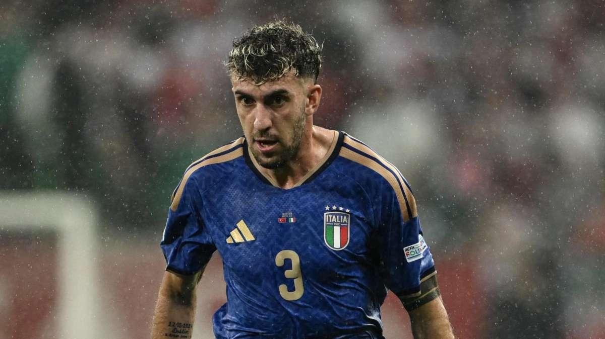 Tegola Ruggeri per l'Aston Villa, Emery: "Fuori più di un mese per infortunio"