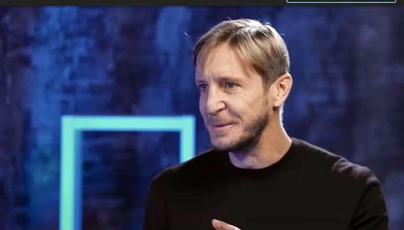 سيباريتو أمبروسيني: يحدد موعدًا عند الفجر للركض ويجد أحد مشجعي ميلان في انتظاره