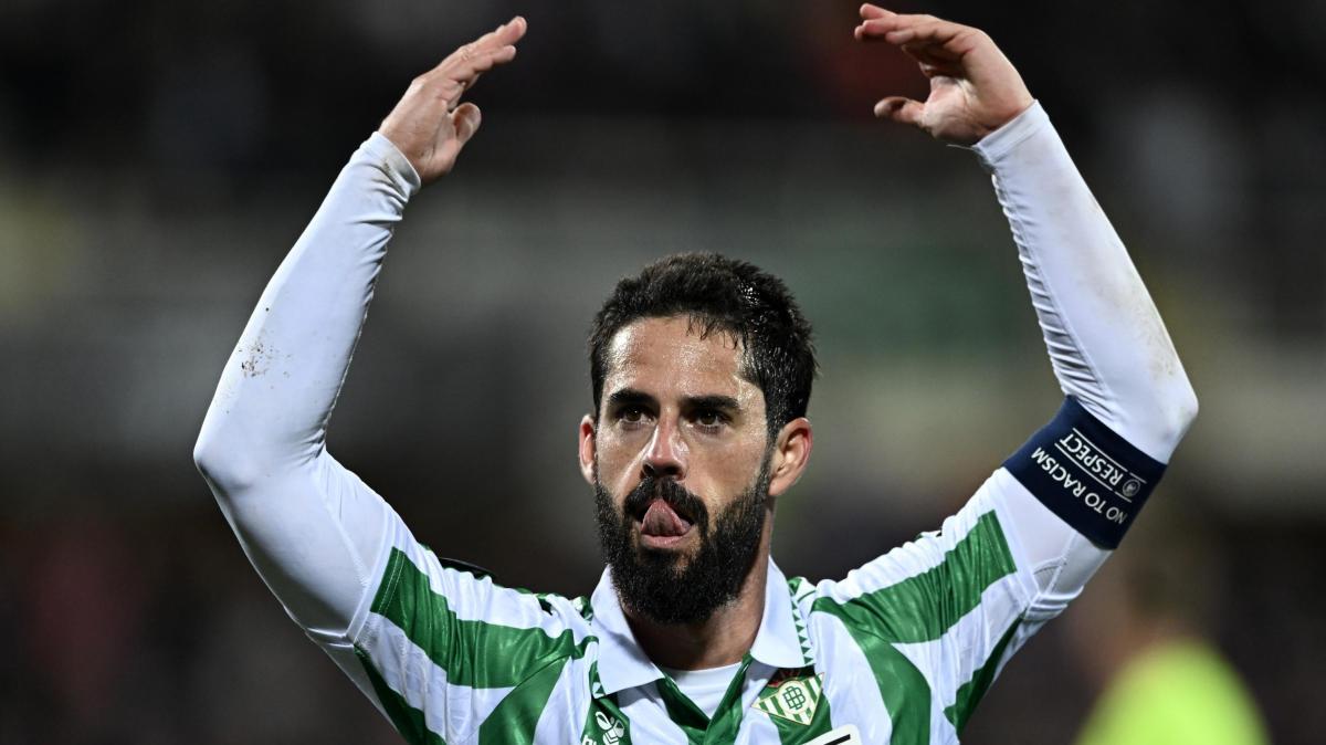 Isco show e doppietta: cinquina all'Osasuna, il Betis scavalca il Real. È 2° con l'Atletico