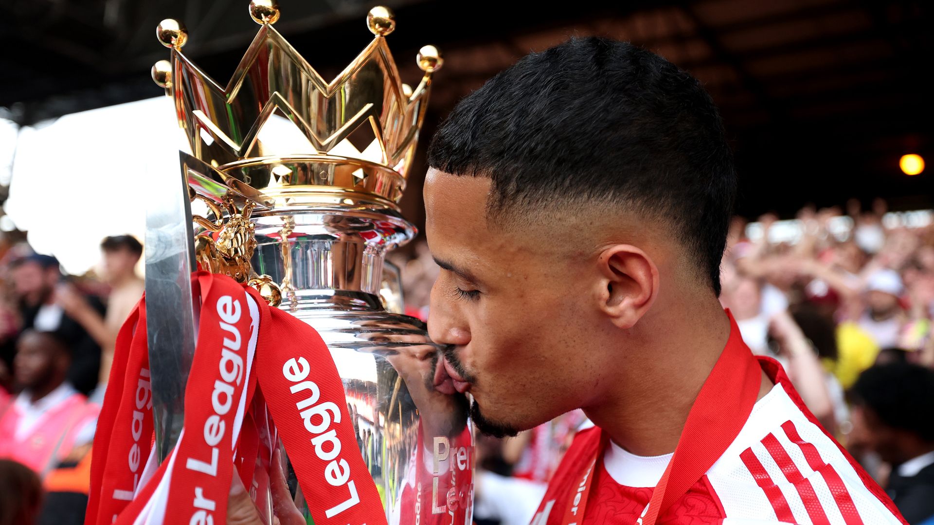 Arteta: L'Arsenal scatterà una nuova foto di squadra, incluso Saliba
