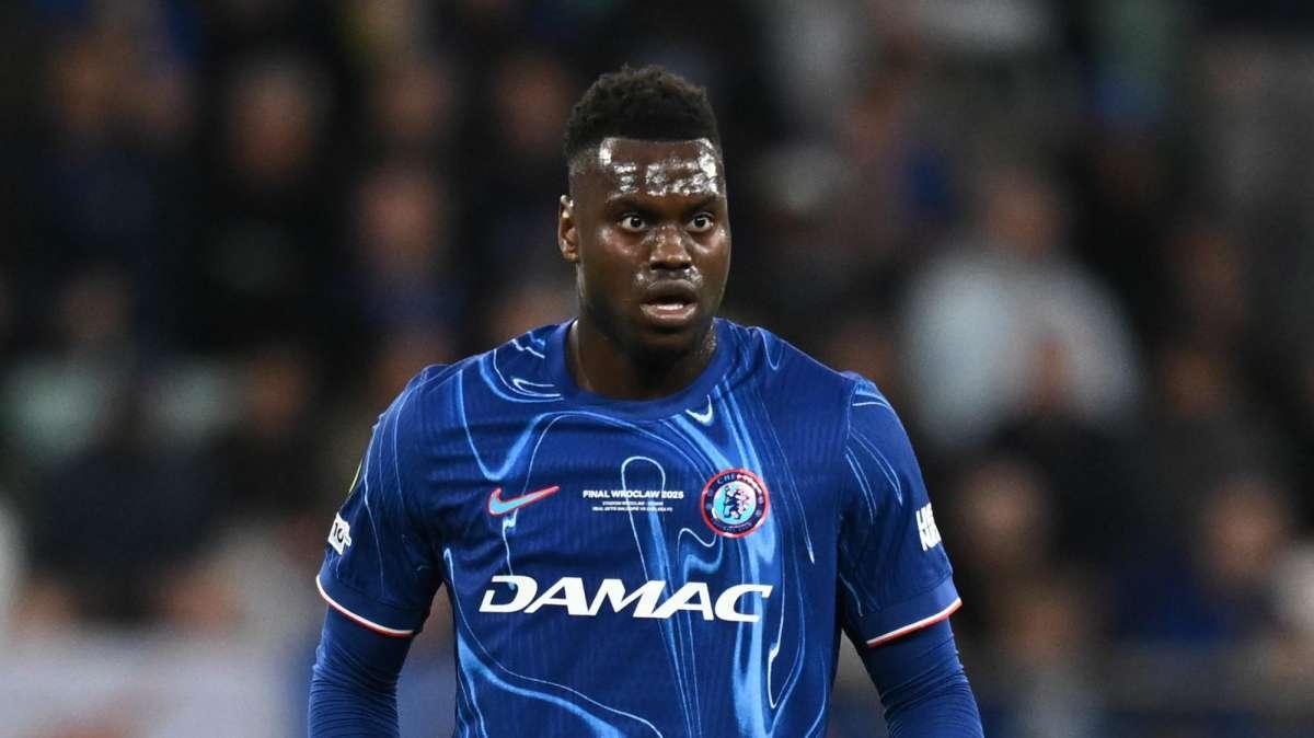 Napoli, Badiashile: "Sono molto contento, per aver giocato 90 minuti e per la vittoria"
